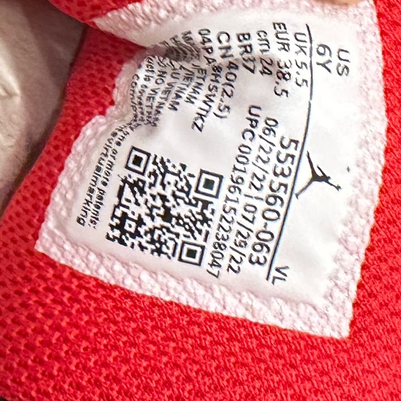 Air Jordan 1 Low(GS) - Picture 3 of 4